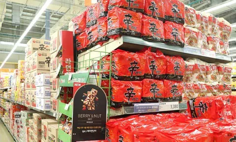Kim ngạch xuất khẩu mỳ ăn liền và kimchi Hàn Quốc quý III tăng gần 40%