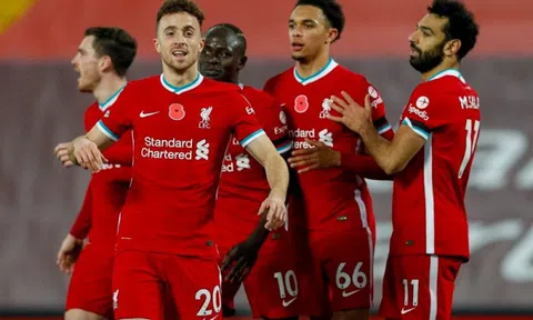 Tin bóng đá 24h hôm nay 3/11: Hàng thủ Liverpool chắp vá; Thủ môn ghi bàn và chuyện trớ trêu; Huyền thoại Man Utd Ryan Giggs bị bắt