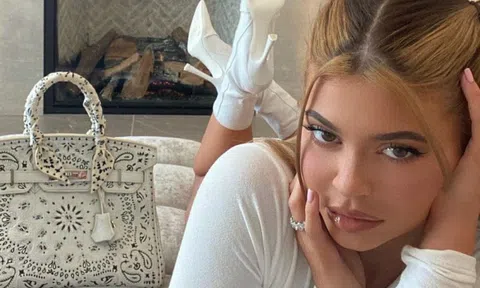Kylie Jenner, Cardi B trả giá cao để mua túi Hermès thêu