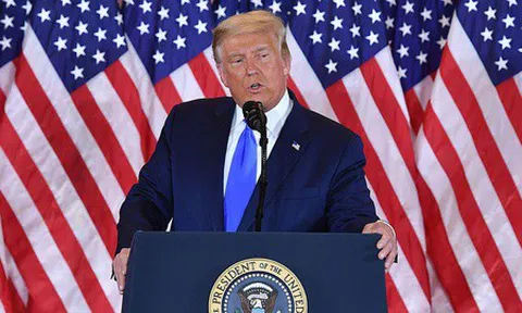 'Ông Trump thực ra đang ở cửa trên'