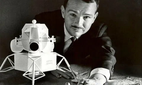 Ai là người duy nhất được an táng trên Mặt Trăng?