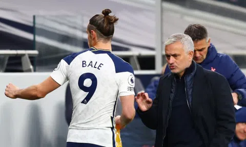 HLV Mourinho không ngại công kích Real Madrid khi Gareth Bale ghi bàn cho Tottenham