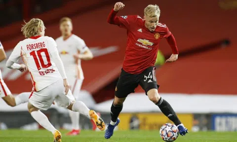 Đội hình dự kiến Man Utd đối đầu Basaksehir: Van De Beek tiếp đạn cho Cavani?