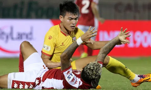 Cựu trung vệ U23 Việt Nam nổi nóng với ngoại binh CLB TP.HCM