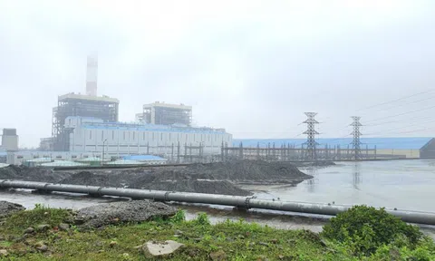 Công an điều tra công ty Điện lực dầu khí Hà Tĩnh bơm tro xỉ ra biển