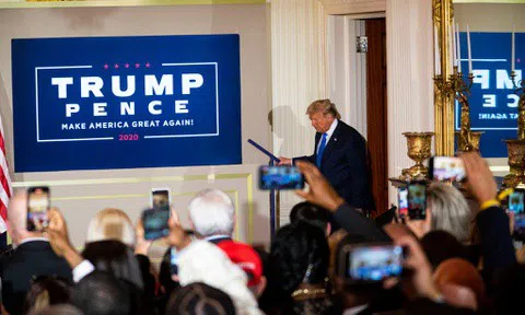 Bên trong Nhà Trắng vào khoảnh khắc 'cú sốc' Arizona