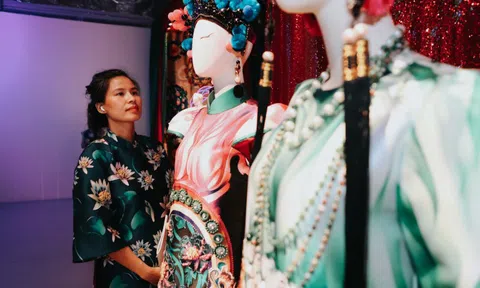 Triển lãm 'Mộng bình thường' của nhà thiết kế Thủy Nguyễn