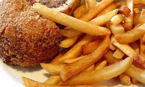 Thiếu nữ 15 năm chỉ ăn khoai tây, gà rán cho đến khi gặp 1 người