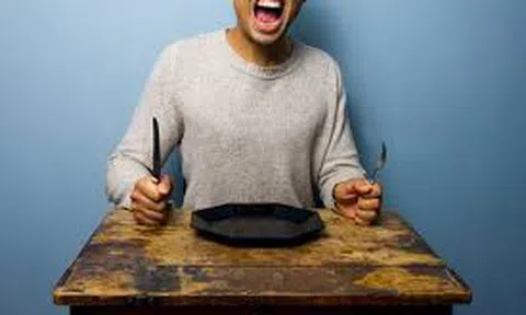 Tại sao khi đói thường hay tức tối, cáu gắt