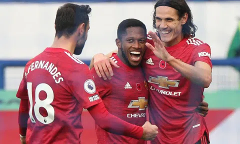 Bruno Fernandes tạo cơ hội cho Cavani ghi bàn