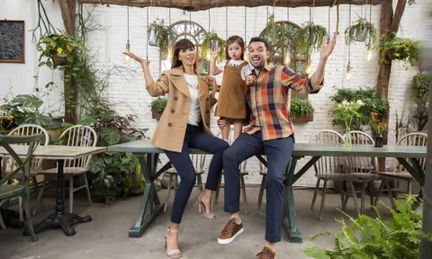 Gia đình siêu mẫu Hà Anh trong trang phục thu đông Old Navy