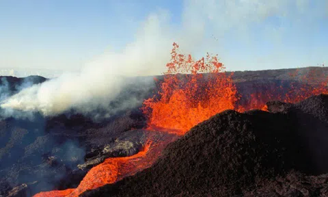 Vì sao Trái Đất rung động mỗi 26 giây?