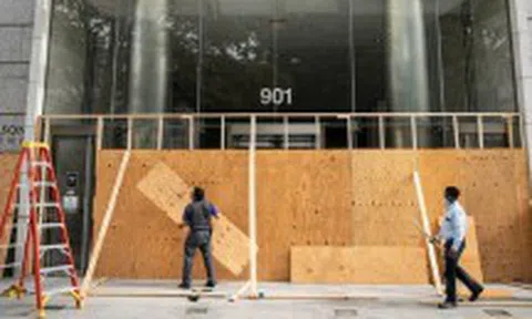 Các cửa hàng Mỹ thất thu vì tuần bầu cử căng thẳng