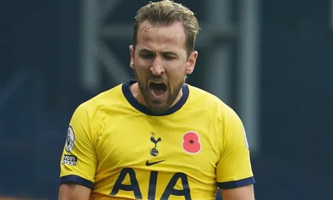 Harry Kane tỏa sáng giúp Tottenham vươn lên ngôi đầu