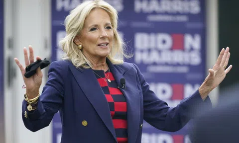 Bà Jill Biden chuộng trang phục tôn vẻ mạnh mẽ