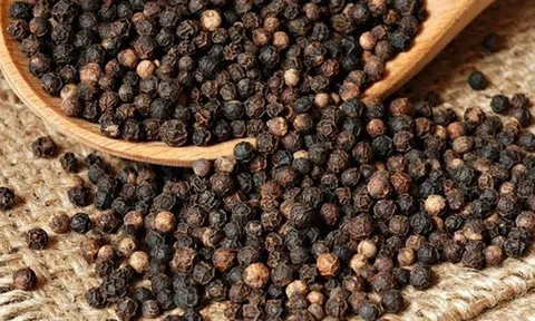 Giá hồ tiêu hôm nay 11/11: Cao nhất 56.500 đồng/kg