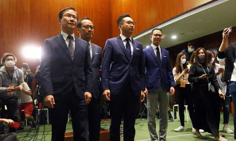 Nghị sĩ đối lập Hong Kong đồng loạt từ chức vì nghị quyết của Bắc Kinh