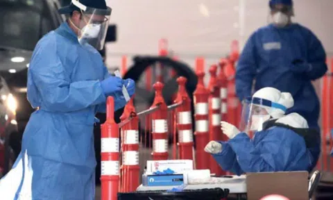 Mỹ lần đầu tiên vượt 200.000 ca mắc Covid-19 trong một ngày