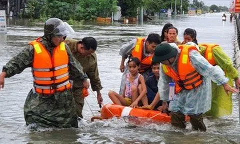 Khánh Hòa, Phú Yên đồng loạt cho học sinh nghỉ tránh bão số 12
