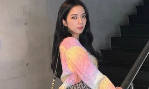 BlackPink chuộng mặc áo len đổi màu