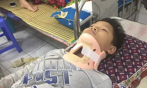 Xem xét kỷ luật học sinh đánh bạn ở Hưng Yên