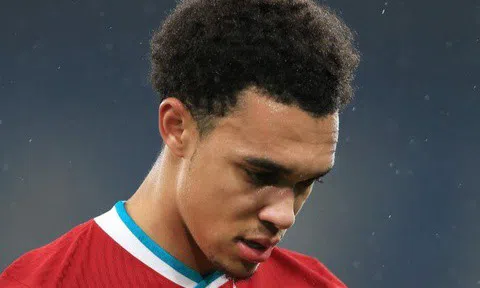 Hàng thủ Liverpool tơi tả vì chấn thương