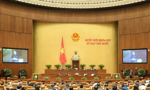 Bộ trưởng Bộ VHTTDL Nguyễn Ngọc Thiện trả lời chất vấn tại Quốc hội