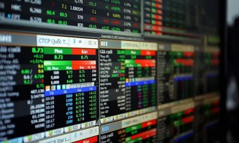 Chứng khoán phiên chiều ngày 12/11: Nhóm ngân hàng tăng tốt, VN-Index áp sát mốc 960 điểm