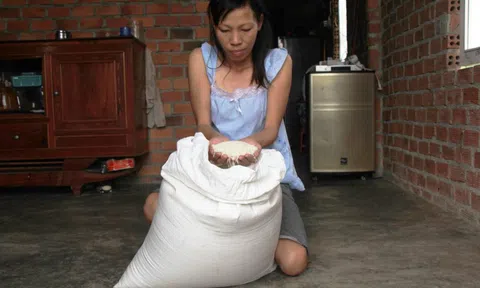 Vụ bớt gạo của người nghèo: Bãi nhiệm Tổ trưởng tổ dân phố