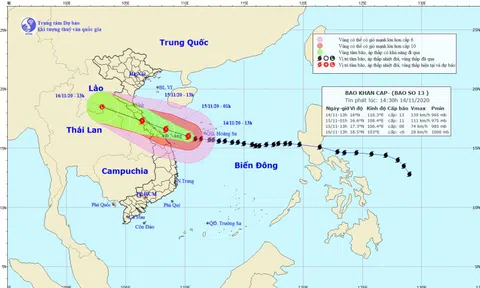 Bão số 13 giảm cường độ, bắt đầu tác động đến đất liền