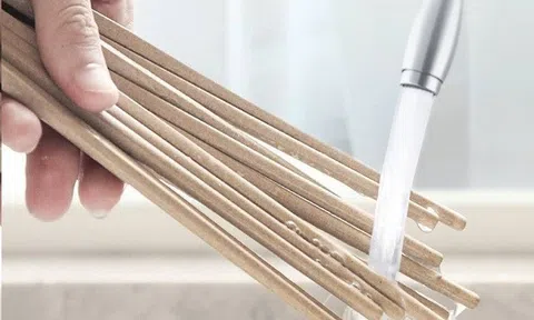 Thói quen xấu khi ăn khiến gia đình 3 người cùng mắc ung thư