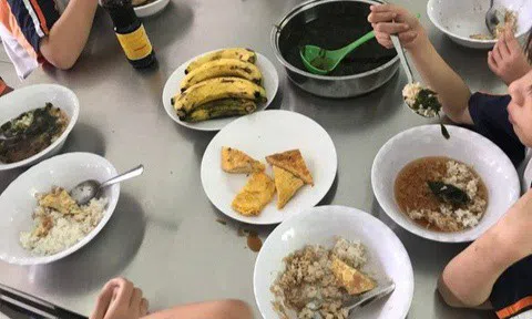 Bức xúc về bữa ăn bán trú, phụ huynh gửi đơn đến cơ quan chức năng