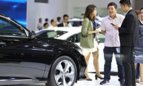 Đua giảm giá, khuyến mại, sức mua ôtô tăng vọt