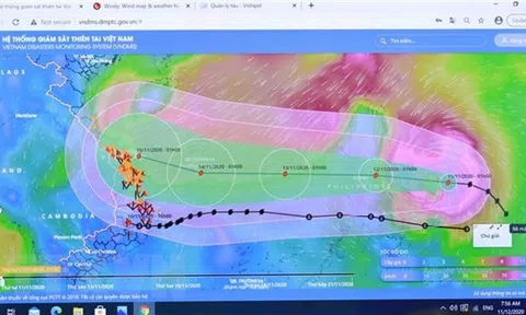 Bão số 13 khó đoán định, nhiều khả năng đổ bộ vào Trung Trung Bộ từ đêm 13/11