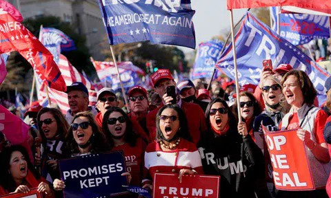 Người ủng hộ đổ về Washington yêu cầu '4 năm nữa cho Tổng thống Trump'