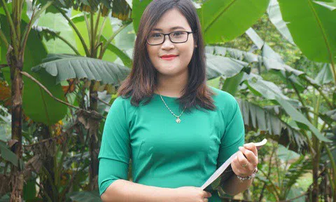 Cô Hà Ánh Phượng nhận bằng khen của Thủ tướng