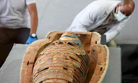 Mở quan tài có xác ướp hơn 2.500 năm tuổi ở Ai Cập