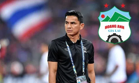 Người từng chê bai bóng đá Việt Nam liệu có giúp HAGL "hồi sinh"?