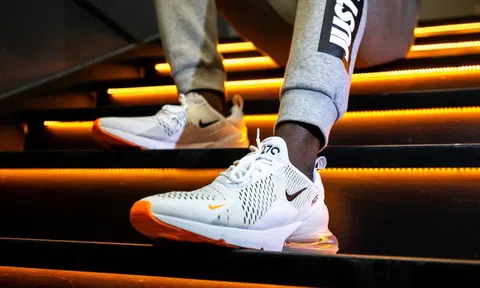 HyunA và dàn sao Hàn đi giày hoa cúc mới nhất của G-Dragon