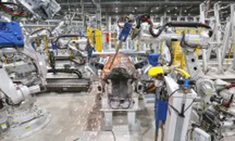 Đề xuất miễn thuế linh kiện ô tô VinFast