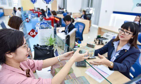 Ngân hàng khó xoay xở với quy định cung cấp thông tin tài khoản