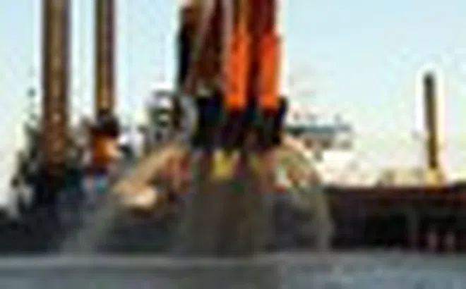 89 khối bê tông khổng lồ nặng 73.500 tấn chìm xuống nước, dự án hơn 200.000 tỷ đồng lập kỷ lục mới